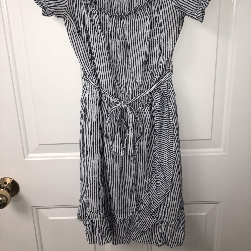 Flowy Summer Dress - Picture 3 of 3